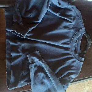 Lululemon perfectly oversized cropped crew size 6 True Navy EUC terry material
